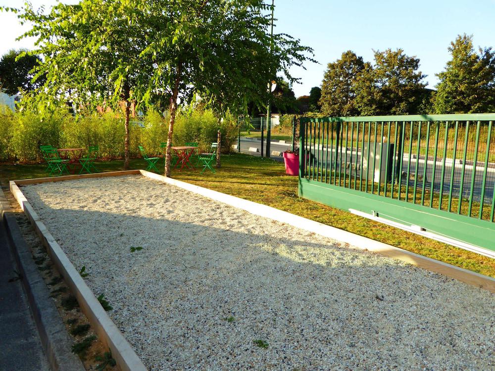 Children's play area - outdoor