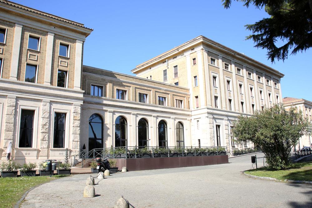 TH Roma - Carpegna Palace Hotel