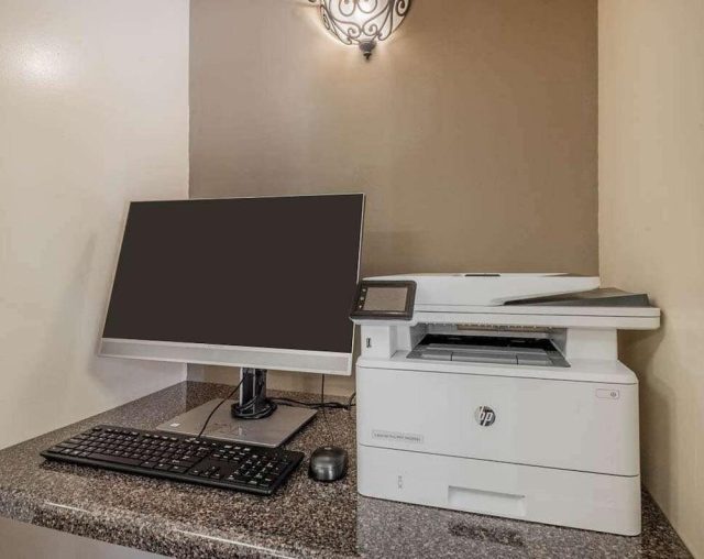 Sonesta Simply Suites Scottsdale North: Business center, photo 2 of 10