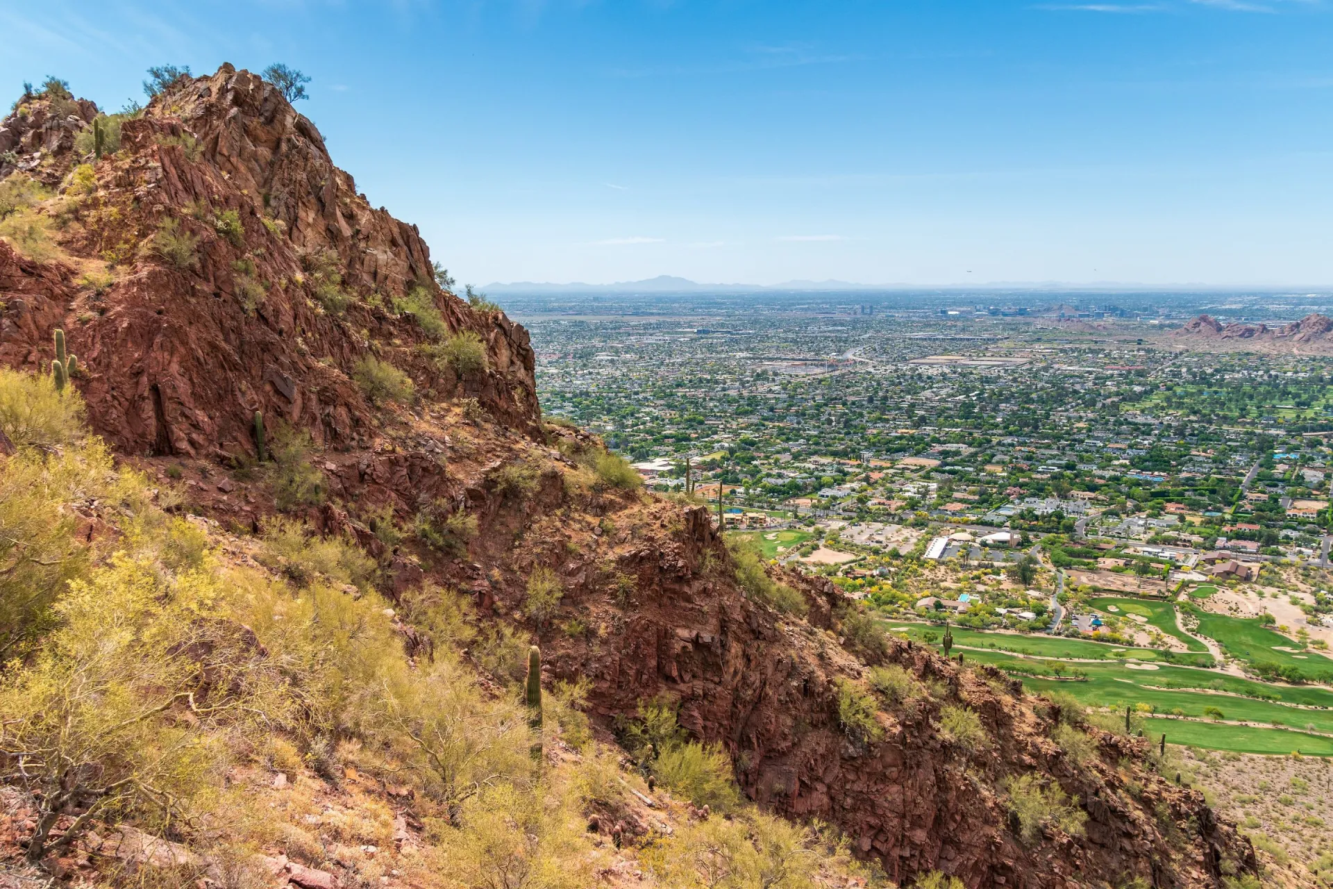 The Phoenix valley seen from Camelback Mountain